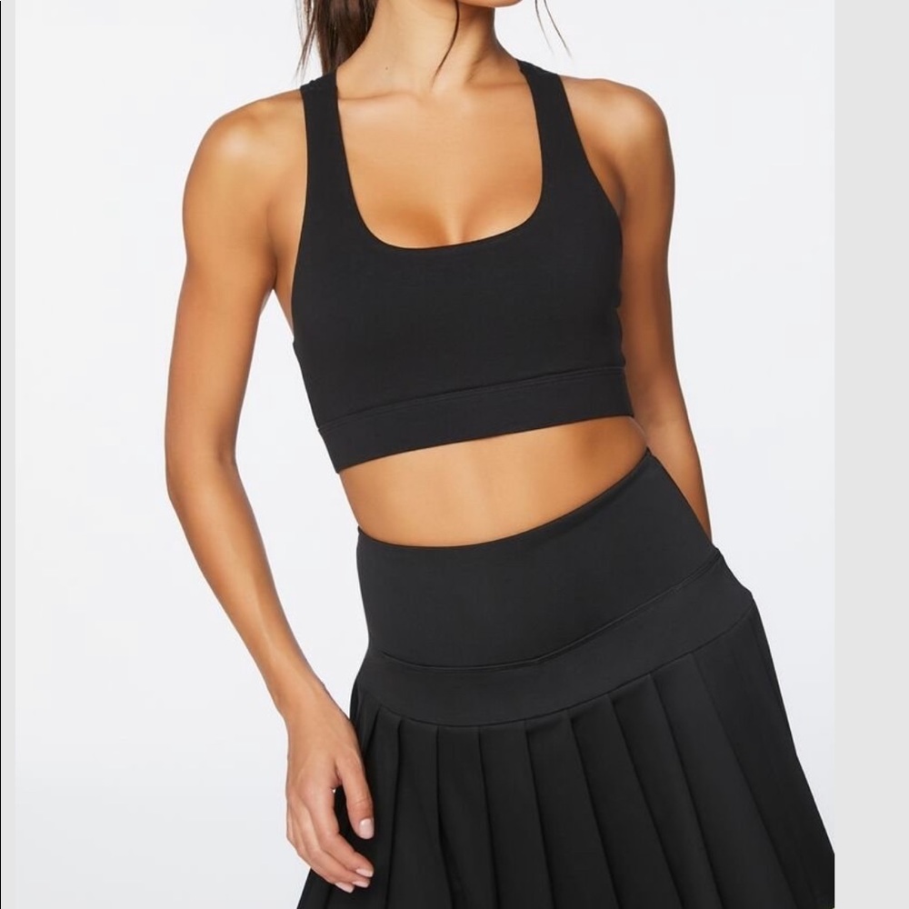 NWT forever 21 black basic sport crop top